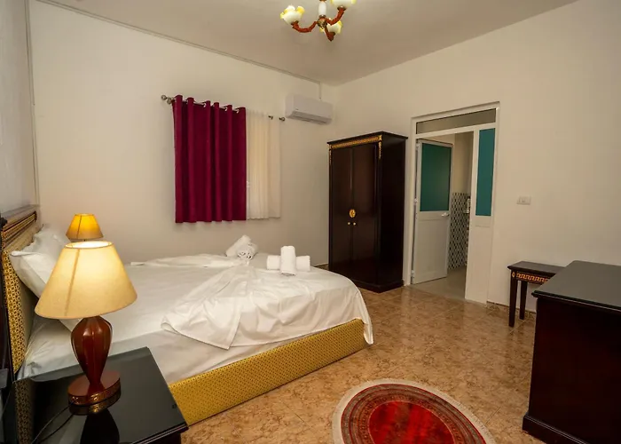 Restaurant Anton Logu فندق 3*