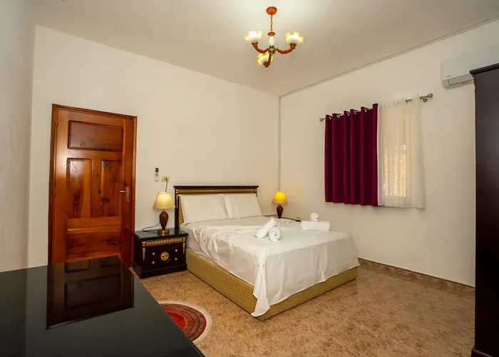 Restaurant Anton Logu فندق